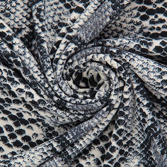 Flowy Snakeskin print tank~ - Picture 5 of 12